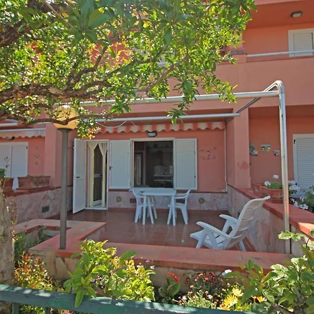 Villetta Santa Lucia con patio e giardino by Wonderful Italy-2